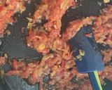 Foto del paso 2 de la receta: Cazuela de rape, gambas y almejas con patatas