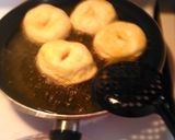 A picture of step 4 of Donuts with glaze.