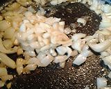 A picture of step 3 of Cauliflower salad with German intentions.