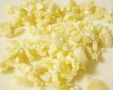 A picture of step 33 of Garlic Chips and Garlic Oil.