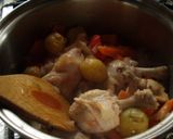 A picture of step 3 of Our Family's Soup Curry.