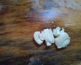 Foto langkah ke 2 dari resep 44. Minyak Kulit Ayam.