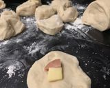 Foto langkah ke 4 dari resep Roti Sobek Isi Sosis Keju.