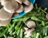 Foto langkah ke 3 dari resep Tumis Buncis, Wortel dan Bakso.