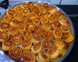 गुजरात की मशहूर भाकरवड़ी(gujarat ki mashhoor bhakarwadi recipe in hindi) रेसिपी चरण 8 फोटो