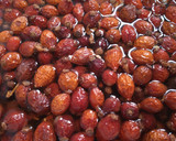 Foto del paso 1 de la receta: Mermelada de rosa mosqueta (hecha con bayas deshidratadas) 😋