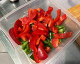 Une image de l'étape 3 de Poivrons bicolores aux épices créoles.