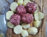 Foto del paso 2 de la receta: Albóndigas con salsa blanca y papas al horno