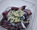 Foto langkah ke 1 dari resep Tumis Pedas Cumi Hitam.