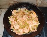 Foto langkah ke 3 dari resep Udang Goreng Mentega.
