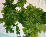 Petrezselyem zöldje eltevés recept fázis 1 fotója
