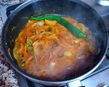 Foto del paso 4 de la receta: Pollo estofado con patatas en salsa básica