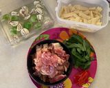A picture of step 1 of Green Curry Chicken (Thai Expat in the US).