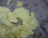 Foto langkah ke 2 dari resep Donat Ubi ungu Ekspress.