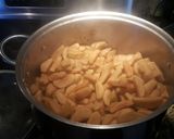 A picture of step 2 of Homemade Apple sauce.