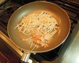 A picture of step 4 of Bean Sprouts and Tuna with Sweet Chili Sauce Mayonnaise.