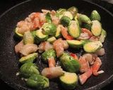A picture of step 3 of Stir-fried Brussels Sprouts and Prawns with Garlic.