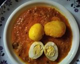A picture of step 3 of Boiled egg masala curry.