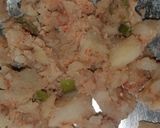 A picture of step 2 of Aloo parantha.