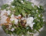 A picture of step 3 of Spring onion paratha.