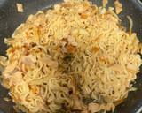 Foto del paso 2 de la receta: Fideos chinos con pechuga de pavo
