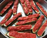 A picture of step 2 of Zucchini Pizza.
