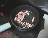 Foto del paso 1 de la receta: Pizza de gambas, pimiento y bacon