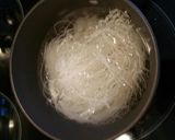 A picture of step 7 of Quick Bun Rieu (Crab Meat Ball Noodle Soup).