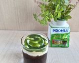 Foto langkah ke 3 dari resep Kopi Dalgona Matcha.