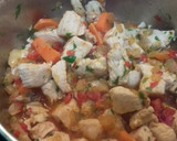 Foto del paso 2 de la receta: Tacos de pavo en salsa