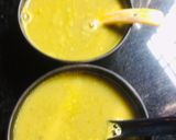 A picture of step 2 of Spring onion soup.