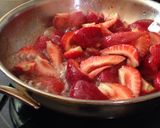 A picture of step 6 of Strawberry Chamomile Compote.
