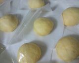 A picture of step 3 of Hawaiian Malasada.