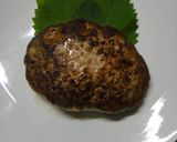 A picture of step 4 of Tofu Hamburger Steaks with Refreshing Grated Daikon Radish on Top.
