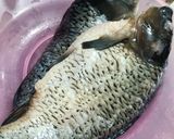 Foto langkah ke 1 dari resep Pecak Ikan Mas khas Betawi.