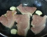 Foto del paso 1 de la receta: Filetes de cerdo en salsa