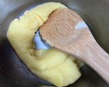Foto langkah ke 2 dari resep Choux Pastry Vla Kelapa Muda.