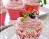 A picture of step 15 of Decorated Strawberry Cupcakes.
