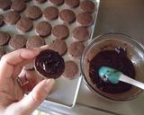 A picture of step 8 of Ganache Cookie Sandwich.