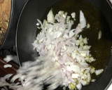 Foto del paso 5 de la receta: Chuletas de aguja en salsa con guarnición de champiñón al horno y arroz hervido con trufa rallada