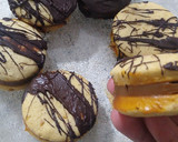 Foto del paso 9 de la receta: Alfajores de maní y dulce de leche!😁😍