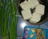 Foto langkah ke 1 dari resep Tumis Tahu Bunga Bawang.