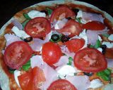 A picture of step 3 of Tortilla pizza.