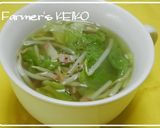 A picture of step 4 of Bean Sprout and Lettuce Soup.