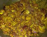 A picture of step 5 of Chana Ghughni.