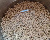 A picture of step 1 of White Cowpeas Masala Curry.