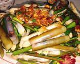 Hình bước làm 2 của món Ốc móng tay xào rau muống