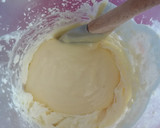 Foto del paso 2 de la receta: Paletas de helado de leche y chocolate blanco (polos)