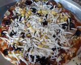 صورة لخطوة 3 من وصفة بيتزا بسيطة 😋
