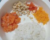 Foto langkah ke 1 dari resep BUBUR TIM CHEESY SALMON || Menu Lengkap 4 bintang ⭐⭐⭐⭐ 7 Month.
